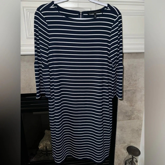 White House Black Market 3/4" bell sleeve knee length navy/white stripe dress M - Picture 3 of 11